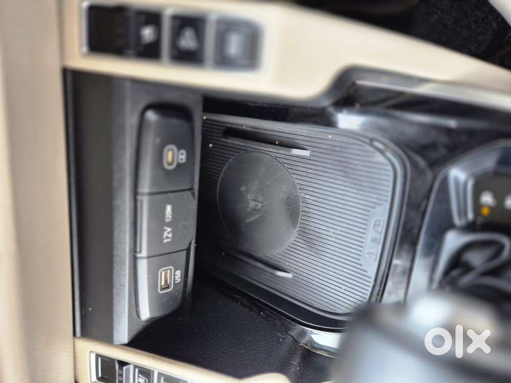 Kia Carens Luxury (o)1.5 Diesel At 7 Str, 2023, Diesel