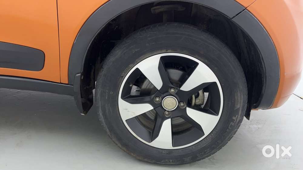Tata Nexon 1.2 Revotron Xza Plus (o) Dual Tone, 2018, Petrol