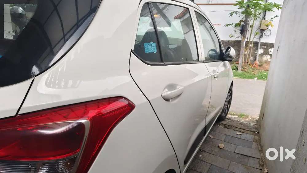 Hyundai Grand I10 2017 Petrol Well Maintained