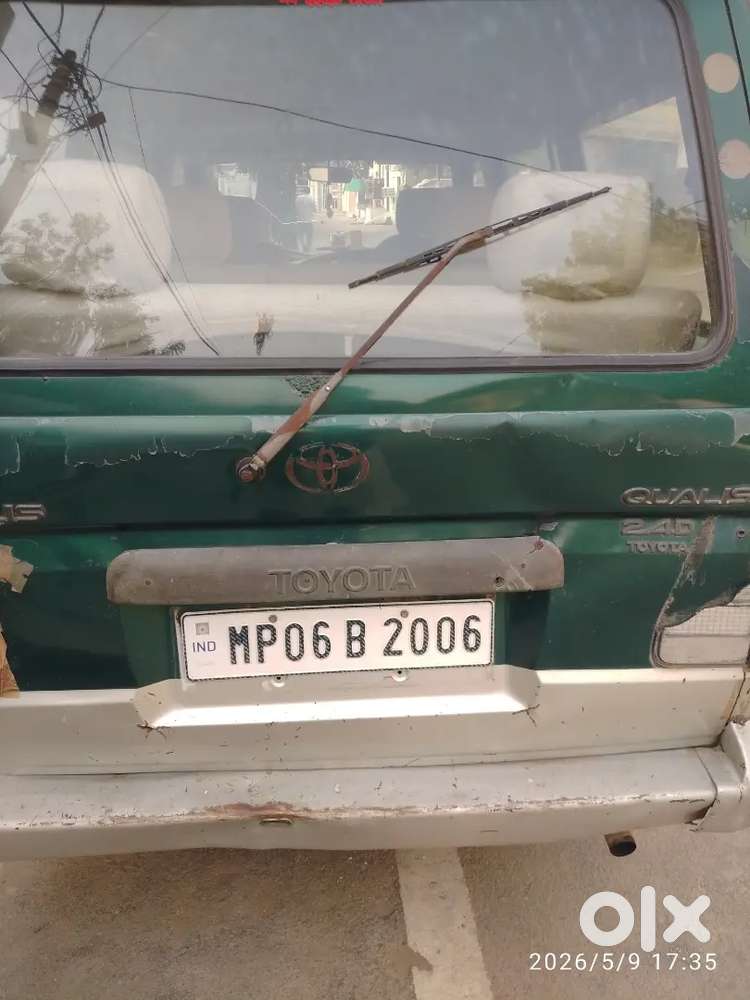 क्वालिस गाड़ी बेचना है