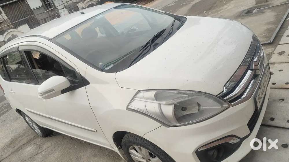 Full H.d Tuch Screen Center Lock Company Alloy 60% Tyreleather Seat