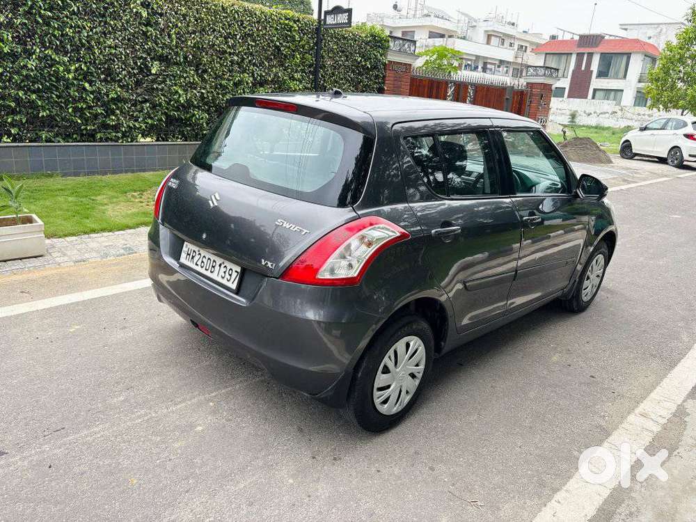 Maruti Suzuki Swift Vxi 1.2 Abs Bs-iv, 2017, Petrol