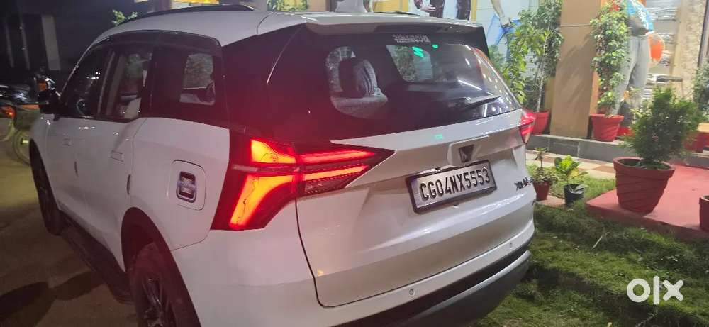 Mahindra Xuv700 Petrol 2022 Variant