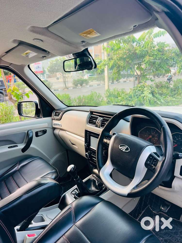 Mahindra Scorpio S10 8 Seater, 2017, Diesel