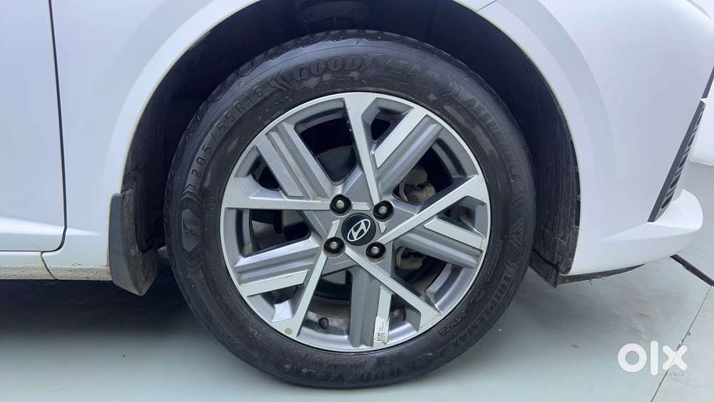 Hyundai Verna 1.5 Sx (o) Vtvt Ivt, 2023, Petrol