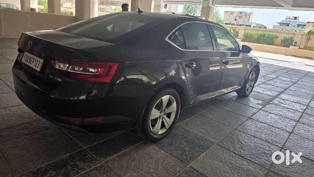 Skoda Superb Style 1.8 Tsi At, 2017, Petrol