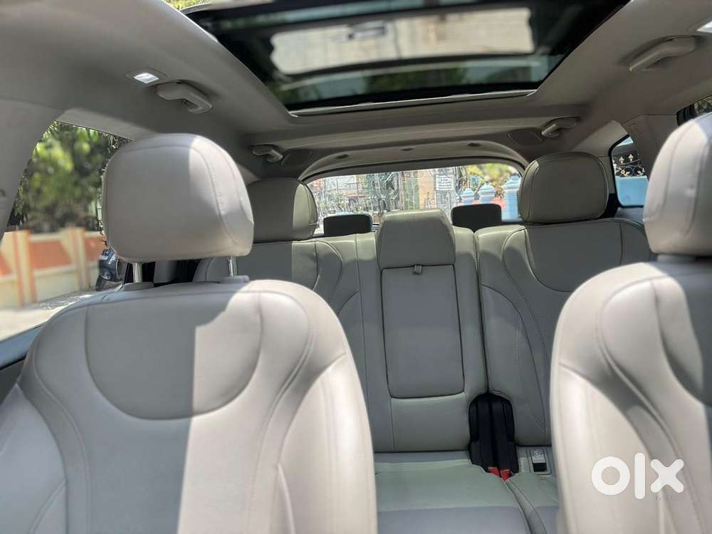 Mahindra Xuv700 2.2 Ax 7 Diesel Mt Luxury Pack Str, 2023, Diesel