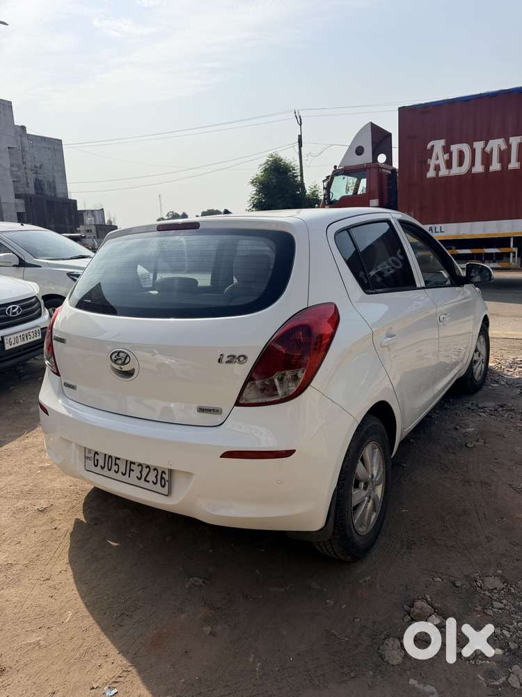 Hyundai I20 Sportz 1.4 Crdi 6 Speed Bs-iv, 2014, Diesel