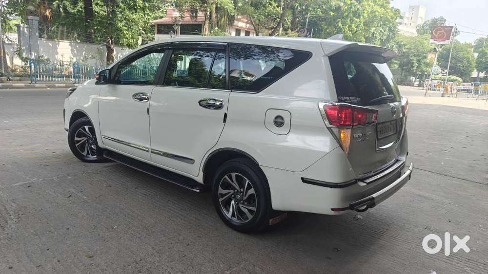 Toyota Innova Crysta [2020-ongoing] 2.4 Vx 8 Str, 2022, Diesel