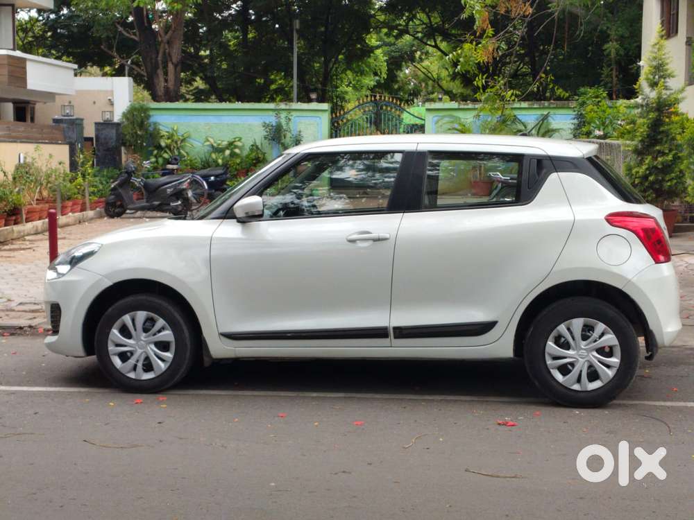 Maruti Suzuki Swift Vxi + Manual, 2022, Petrol