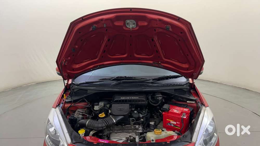 Tata Tiago Xza, 2017, Petrol