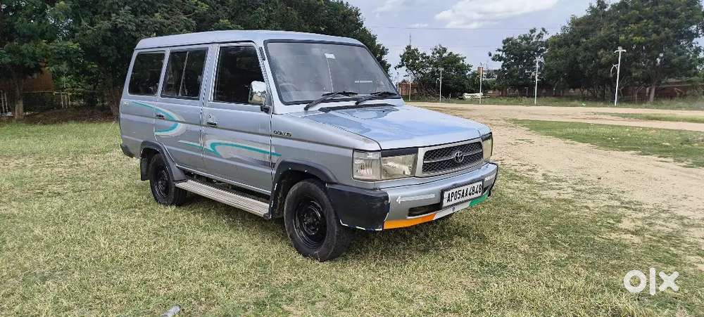 Toyota Qualis 2.4 Fs 2001 Diesel  10 Seater  Good Condition