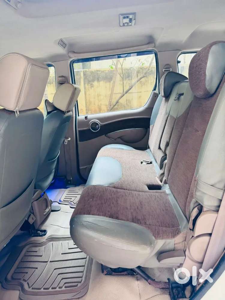 Mahindra Xlro Pearl White