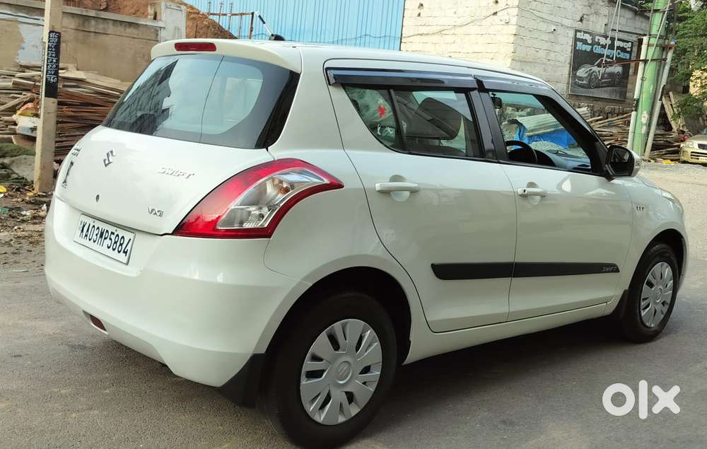 Maruti Suzuki Swift Vxi + Manual, 2011, Petrol