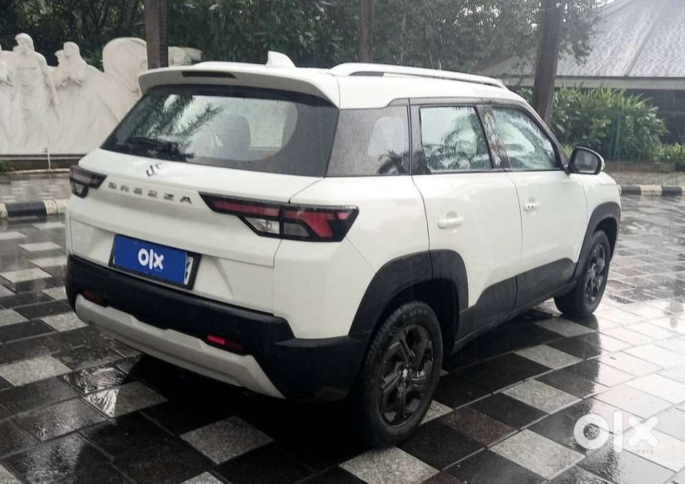 Maruti Suzuki Brezza 1.5 Zxi Cng, 2023, Cng & Hybrids
