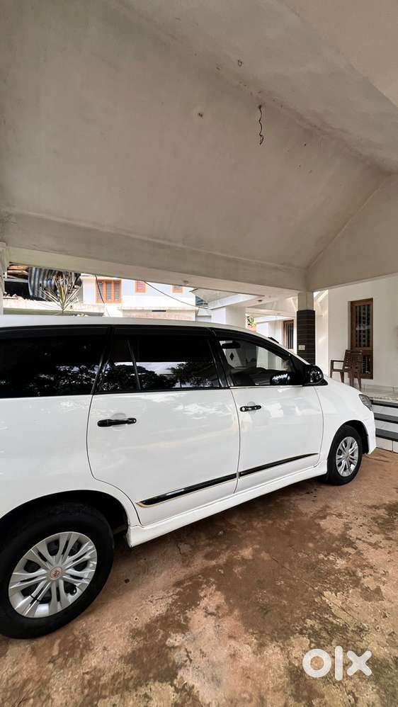 Toyota Innova 2013 Diesel 180000 Km Driven