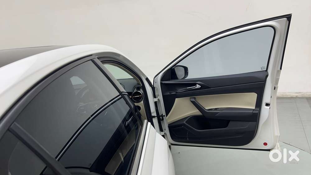 Skoda Slavia Style 1.0l Tsi At, 2023, Petrol
