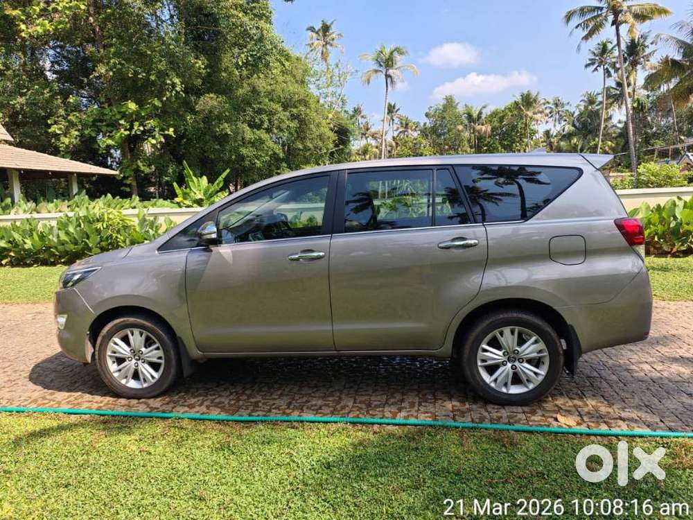 Toyota Innova Crysta 2.8z Automatic, 2016, Diesel