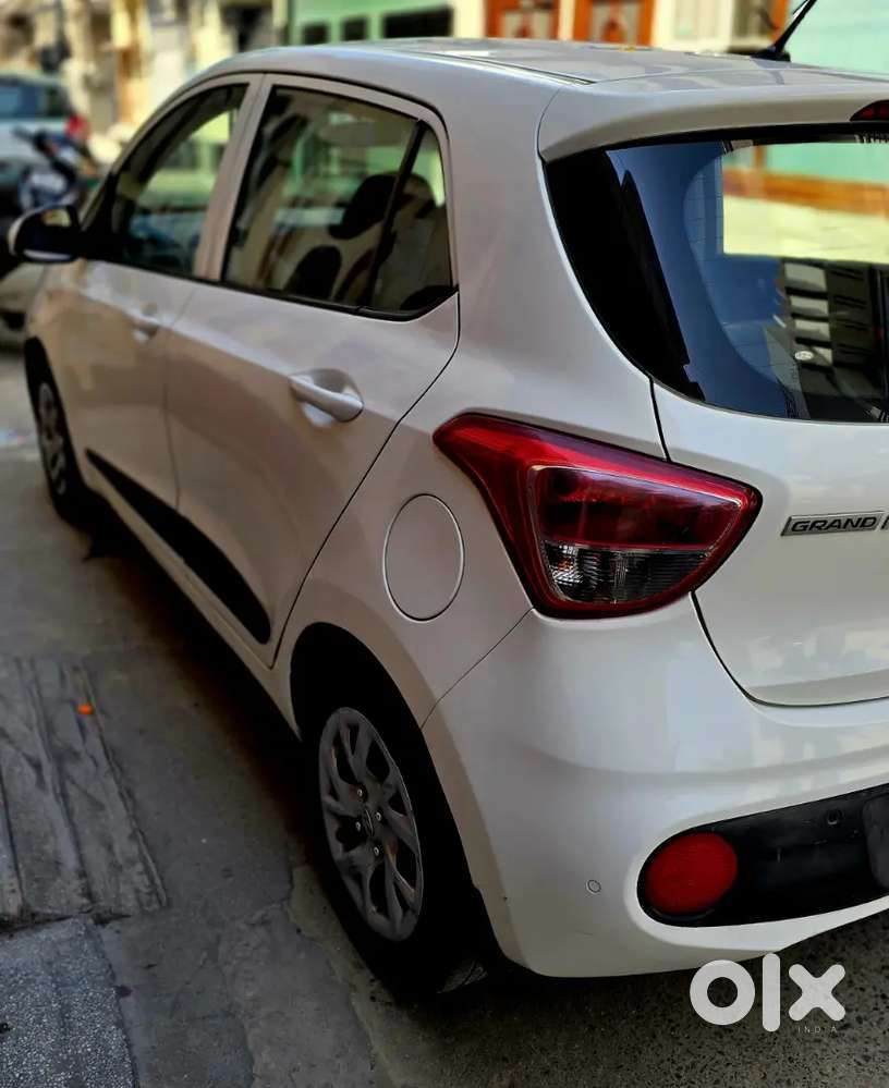 Hyundai I10 Sportz Petrol 2017(november Month)