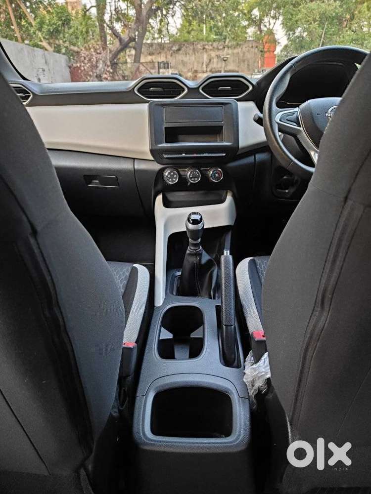 Nissan Magnite, 2021, Petrol