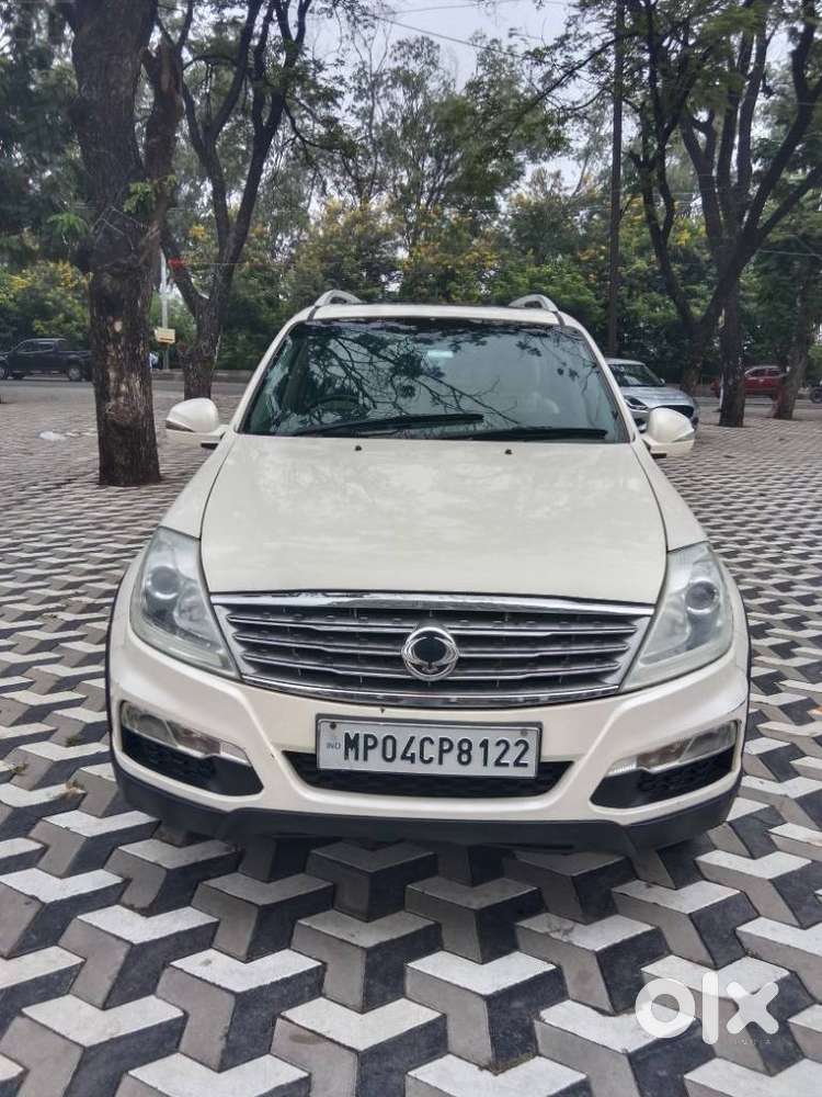 Mahindra Ssangyong Rexton Rx7, 2015, Diesel