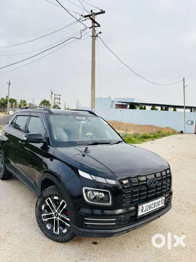 Hyundai Venue 2024 Petrol 40000 Km Driven
