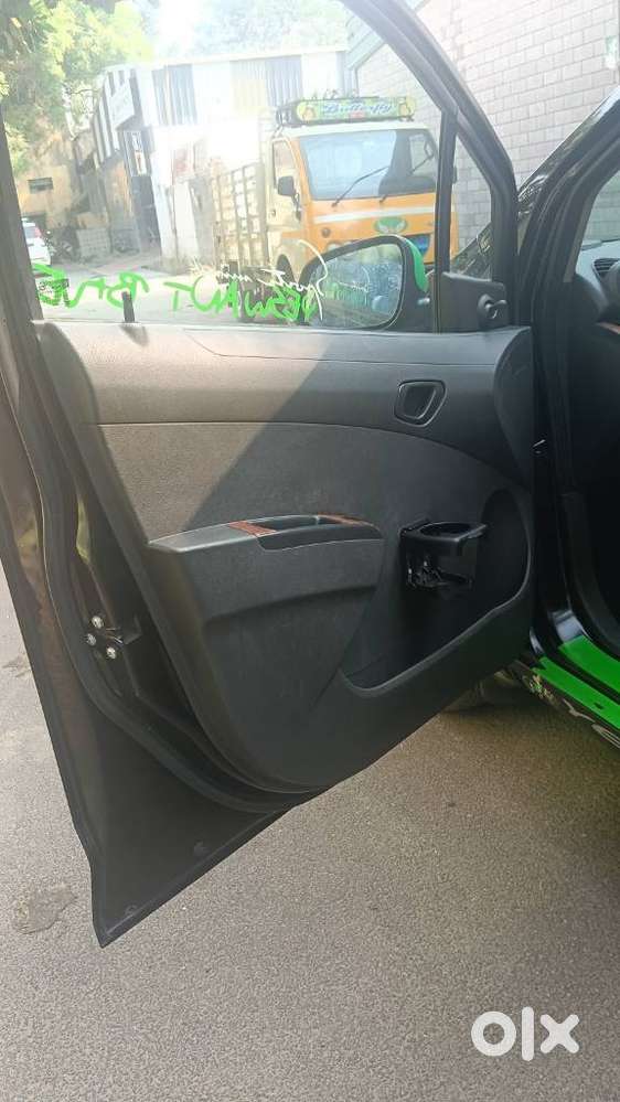 Chevrolet Beat, 2010, Petrol