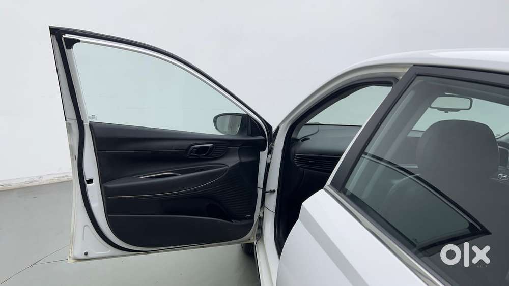 Hyundai New I20 1.2 Asta (o) Ivt, 2023, Petrol