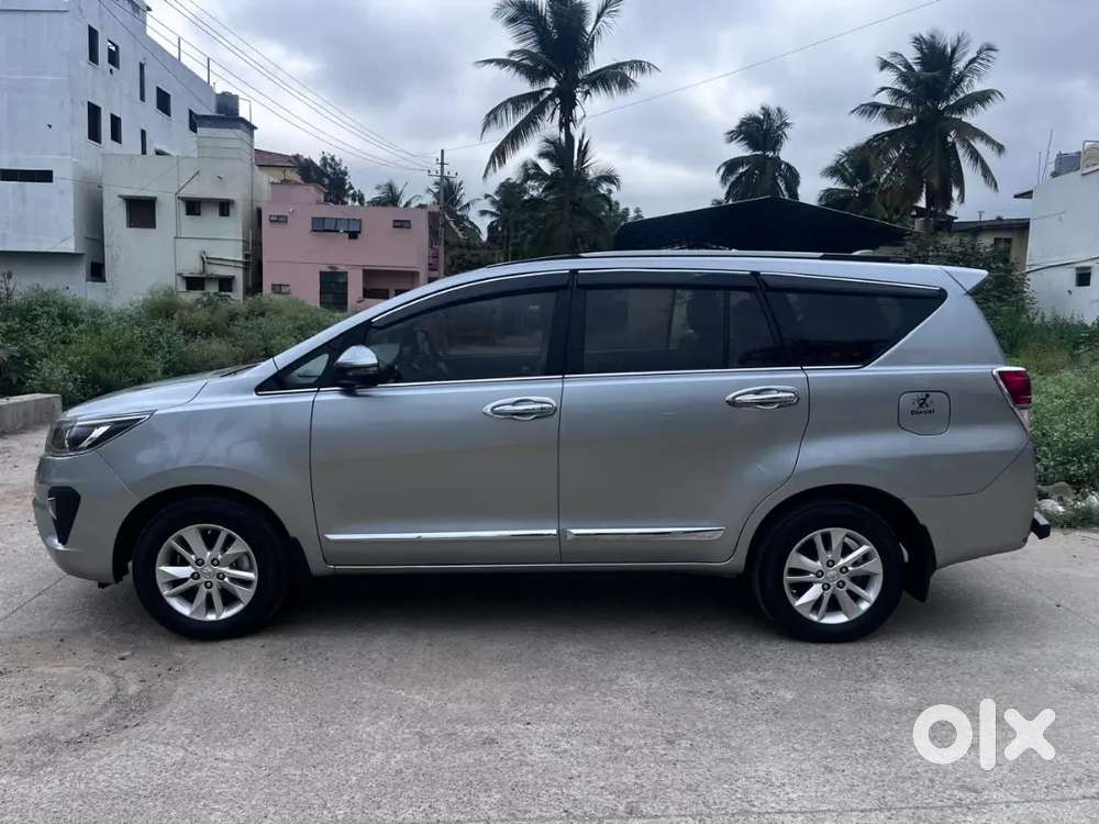 Innova Crysta 2.4 V Mt 2020