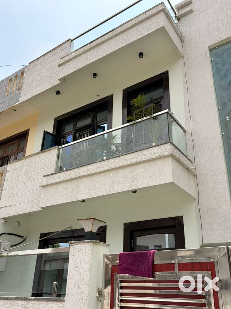 163 gaj full house for sale