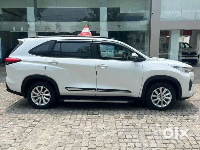 Toyota Innova Hycross 2.0 Vx Hybrid 7 Str, 2026, Petrol