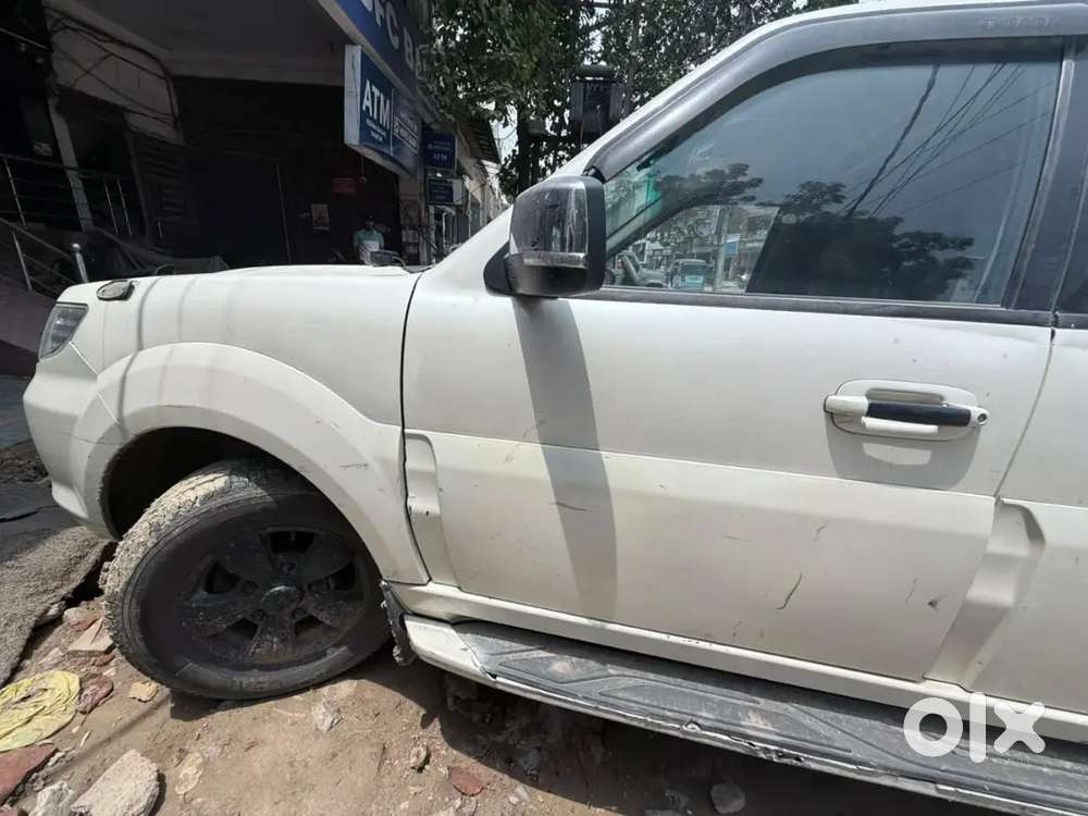 Tata Safari Storme 2014
