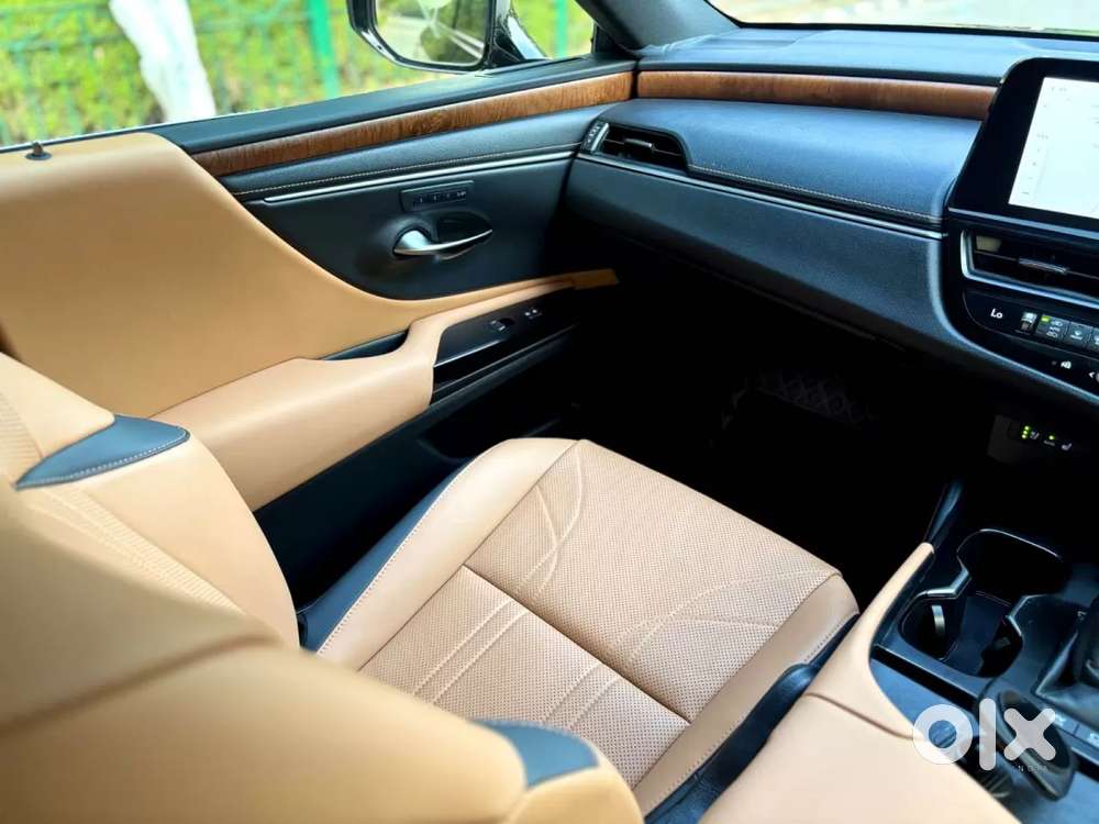 Lexus Es, 2025, Petrol