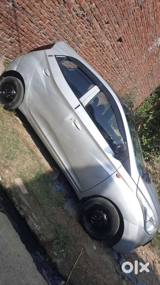 Hyundai Eon Petrol Automatic 2015 Year