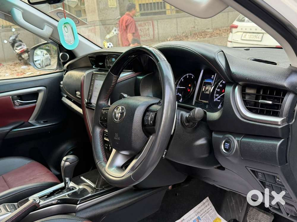 Toyota Fortuner Legender 4x2 At 2.8, 2024, Diesel