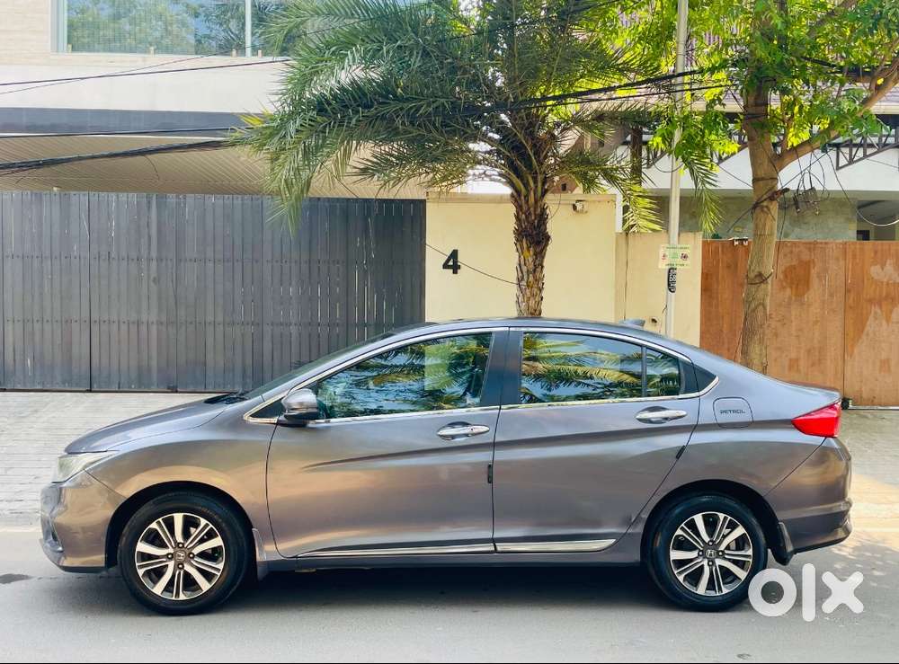 2017 Honda City 1.5 V (petrol) • Showroom Quality •