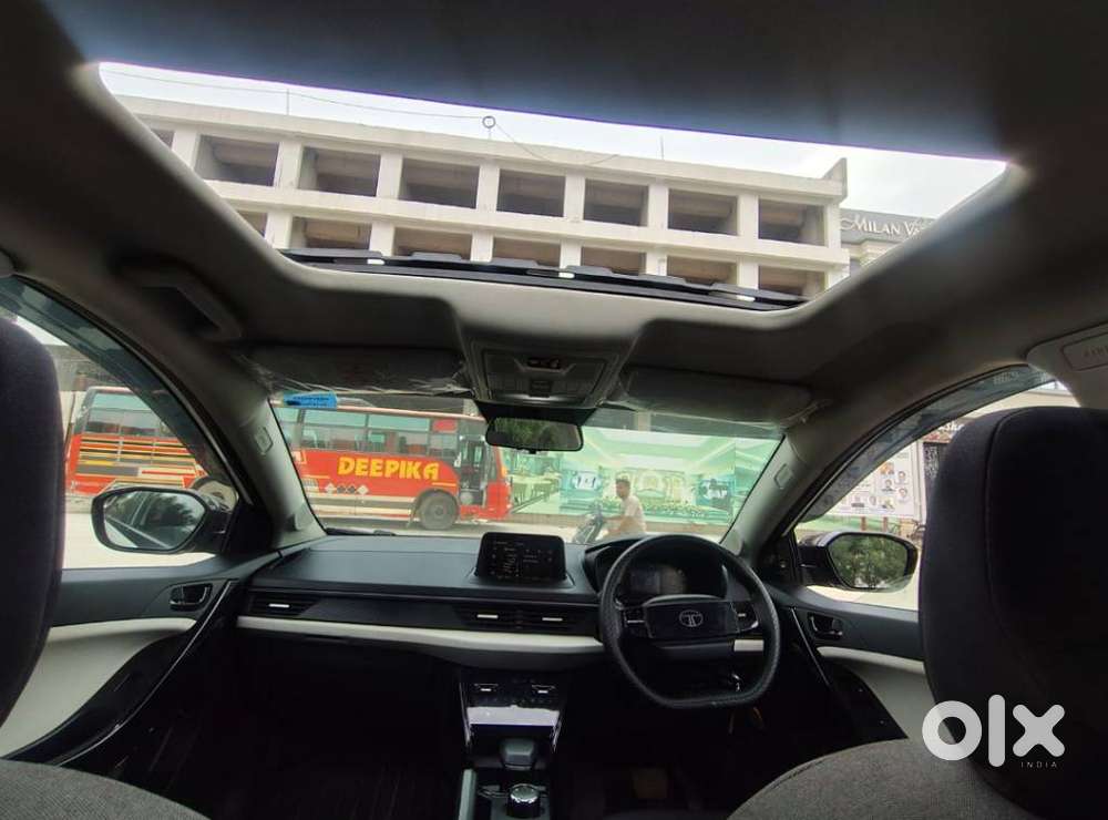 Tata Nexon 1.5 Revotorq Xza Plus Dual Tone Roof Amt (s), 2024, Petro..