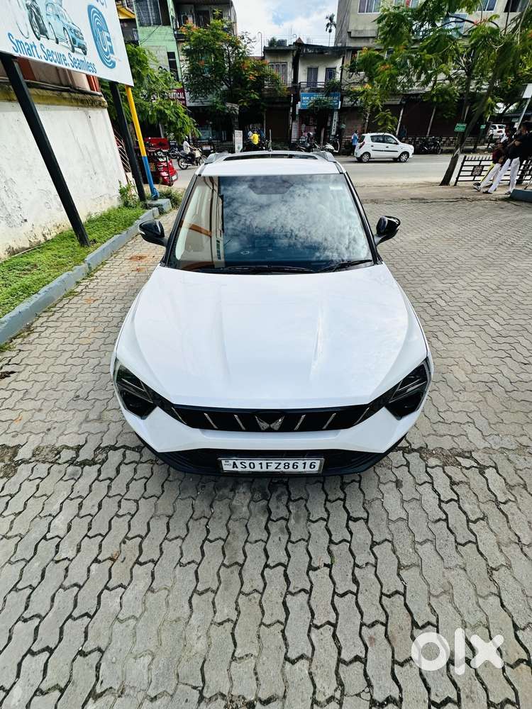 Mahindra Xuv 3xo Ax5 Pm Mt, 2024, Petrol