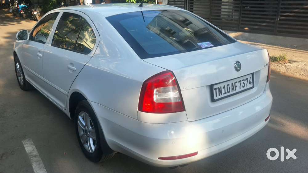 Skoda Laura 1.8 Tsi Ambiente, 2011, Petrol