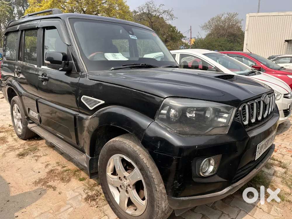 Top Model S11 Black Color