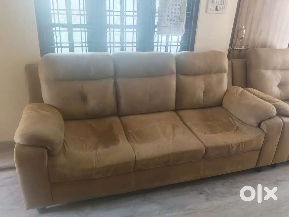 Old sofa buyed in bantiya furniture 3.5 yrs old