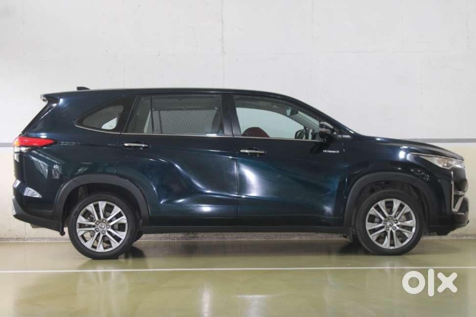 Toyota Innova Hycross 2.0 Zx Hybrid 7 Str, 2023, Petrol