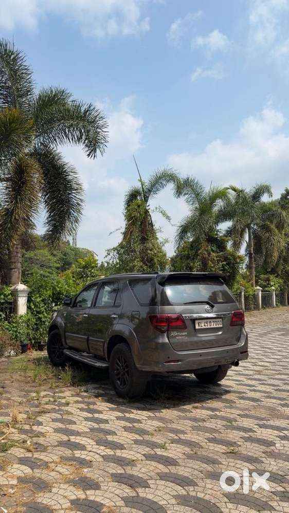 Toyota Fortuner 2010 Diesel 275000 Km Driven