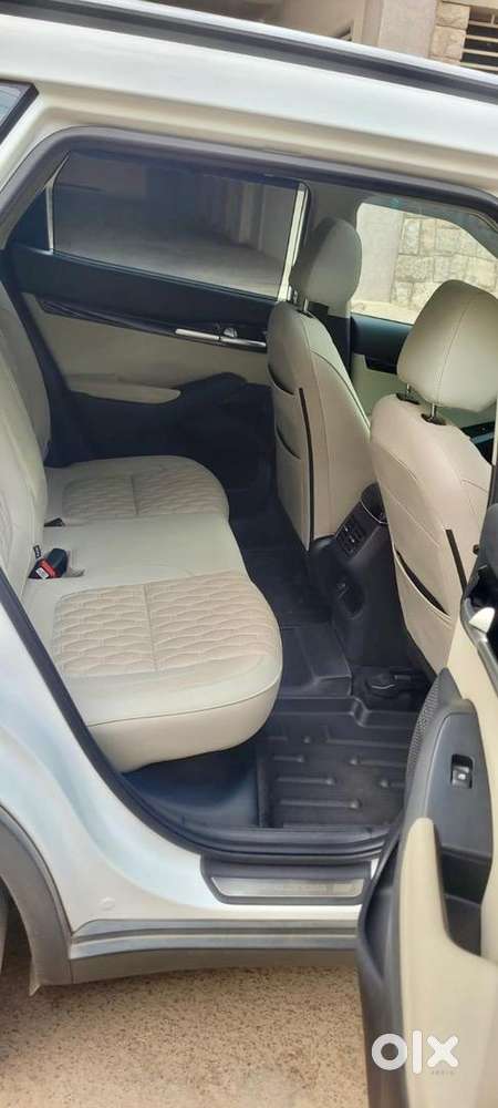 Kia Seltos White Htx + Petrol Car 2022