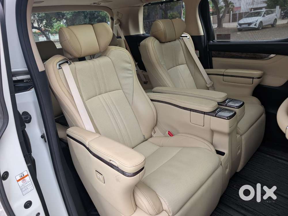 Toyota Vellfire Vip – Executive Lounge, 2022, Petrol