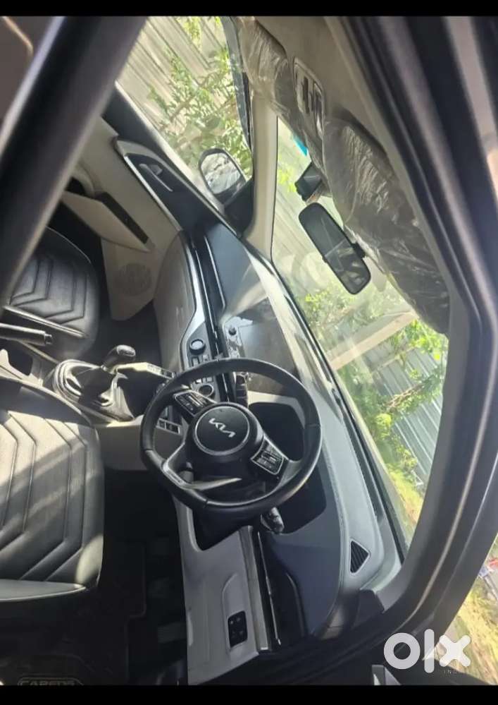 Kia Carens Gravity 2025