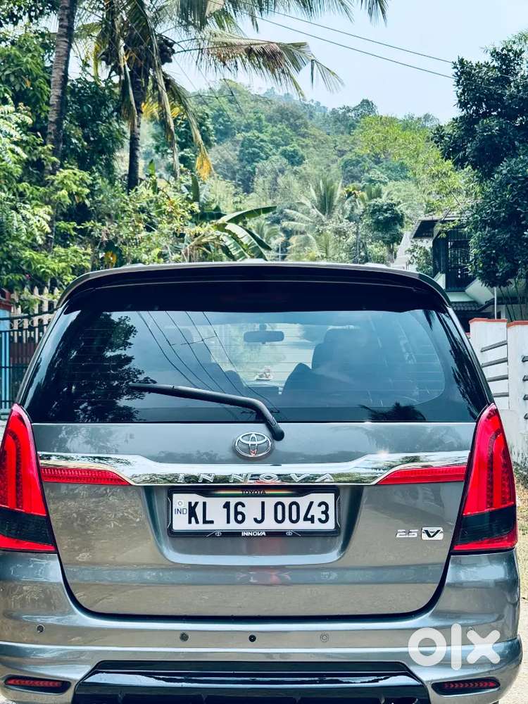 Toyota Innova 2012 Diesel Well Maintained