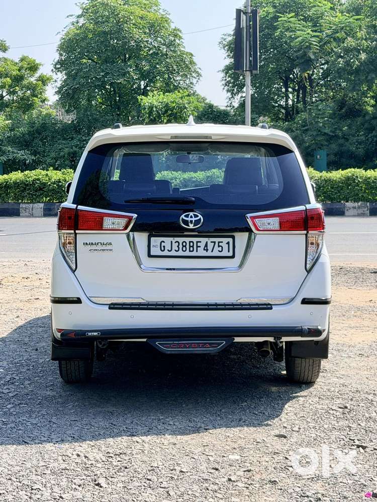 Toyota Innova Crysta [2020-ongoing] 2.4 Gx 7 Str, 2023, Diesel