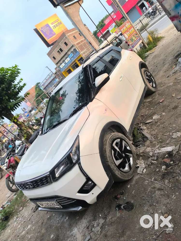 Mahindra Xuv300 Pearl White Diesel Sunroof