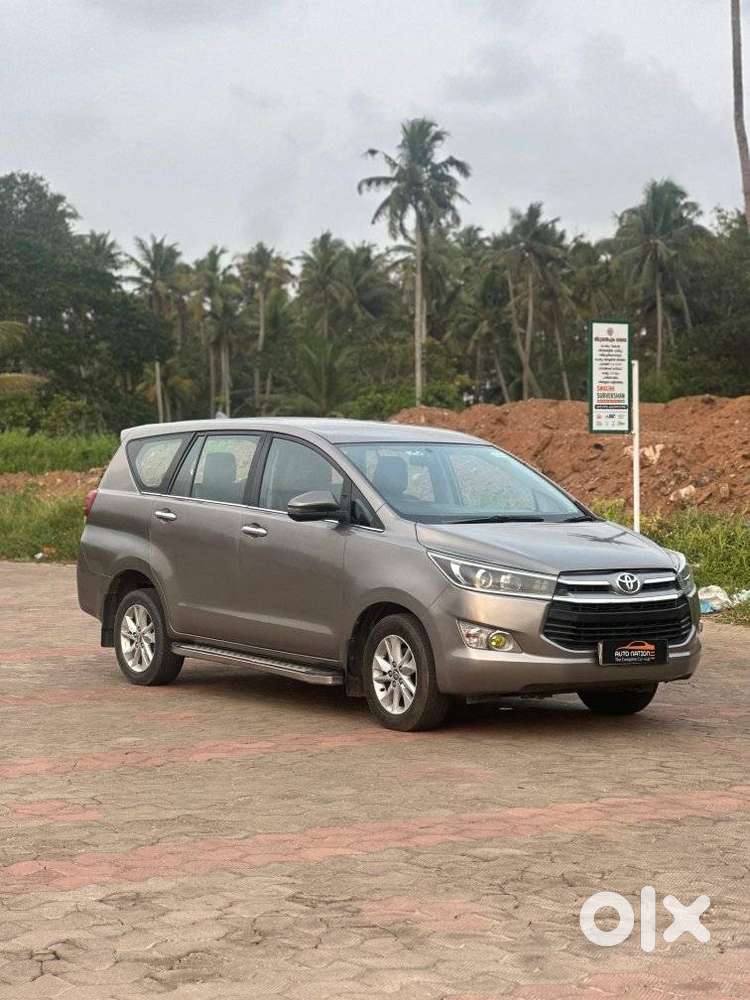 Toyota Innova Crysta 2.4 V, 2016, Diesel